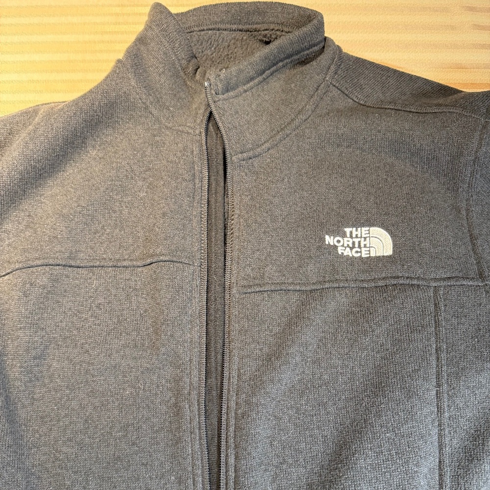 The North Face Men's Fleece Jacket, Size XL,Charcoal Grey color, Mint Condition